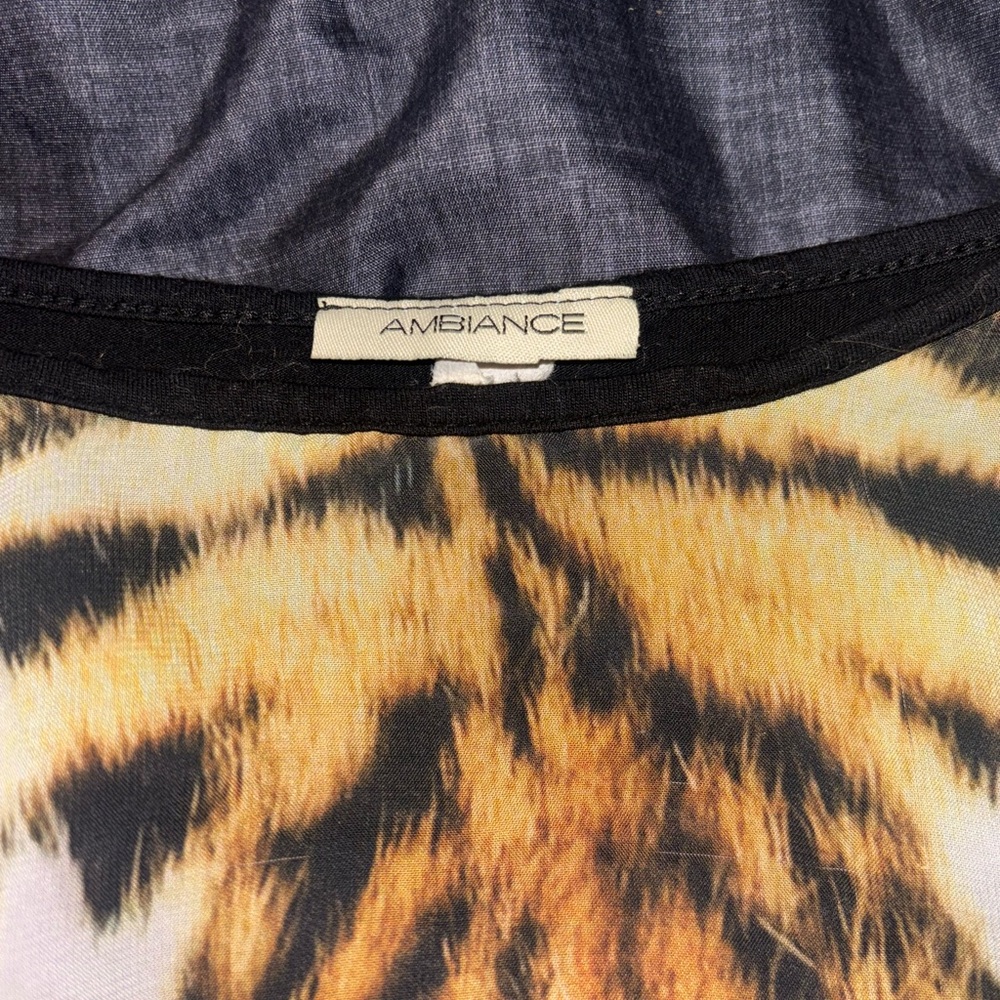 Tiger Print Shirt - Black and White - Picture 3 of 3